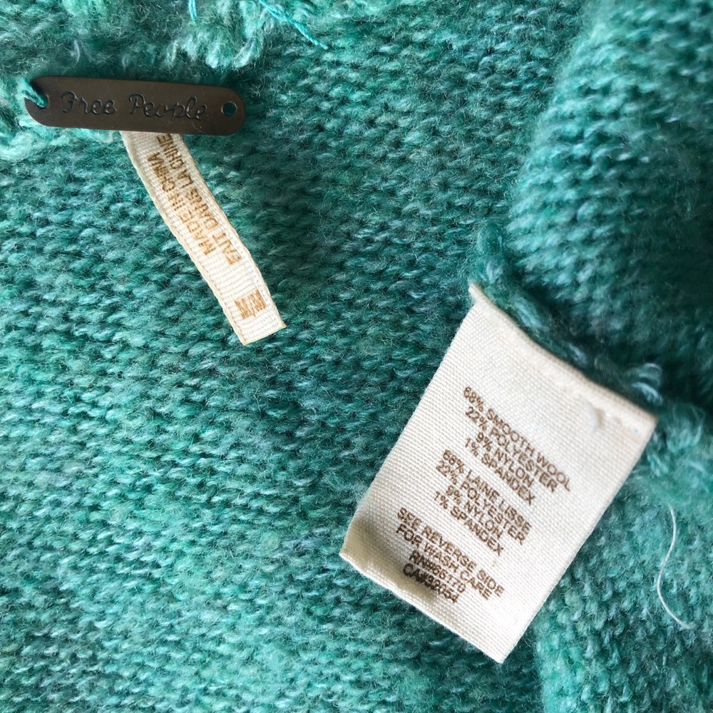 💜SOLD💜Free People Green Open Embroidery Wrong - Picture 4 of 6